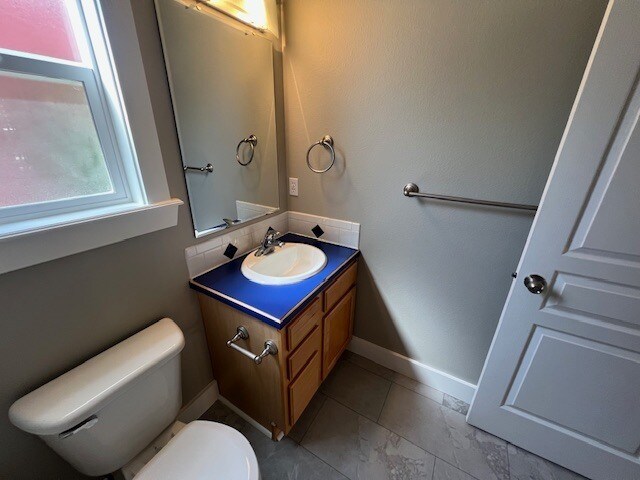 Building Photo - 2 Bed 2 Bath in Boise!