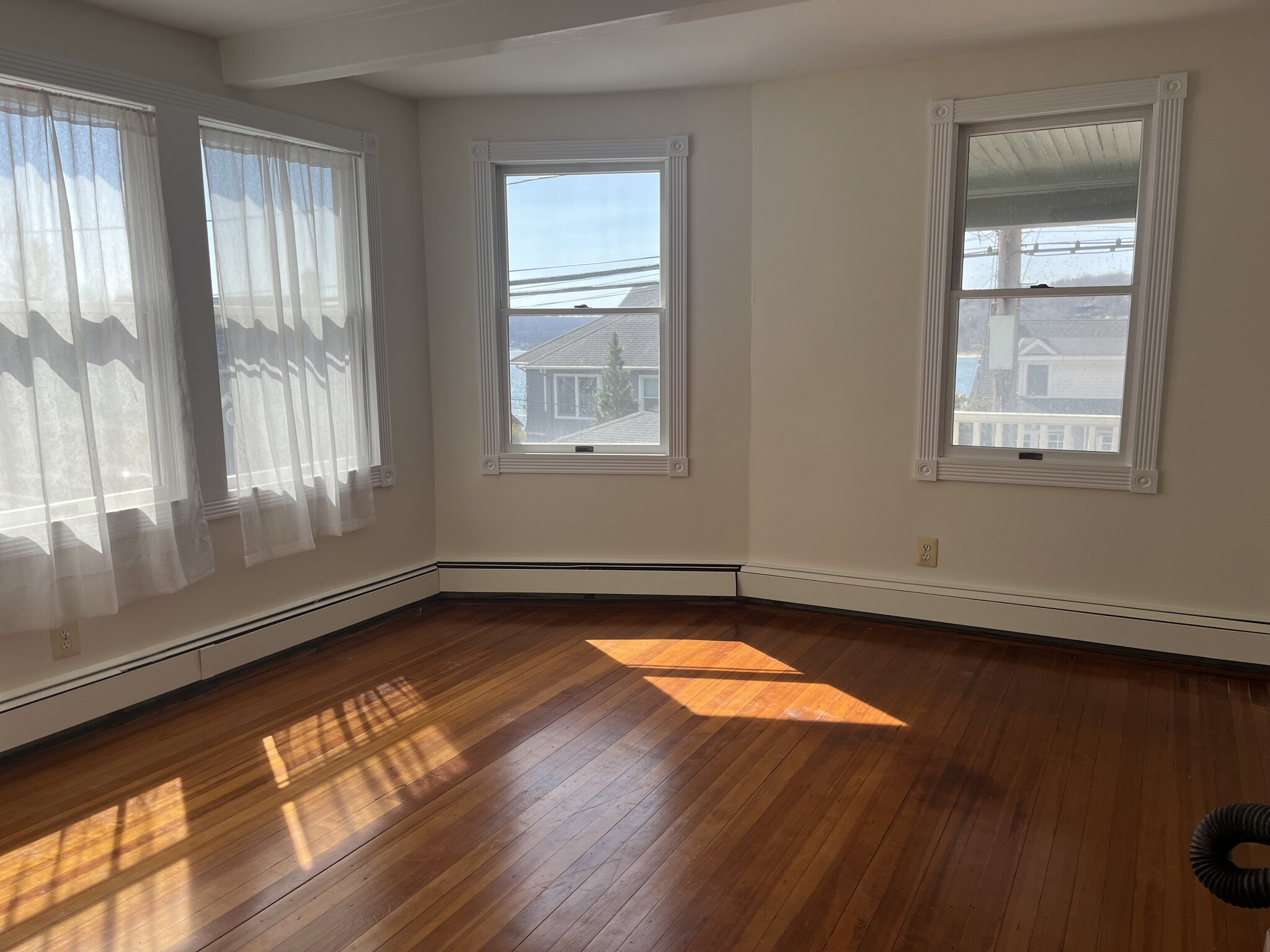 living room - 110 Bayview Ave