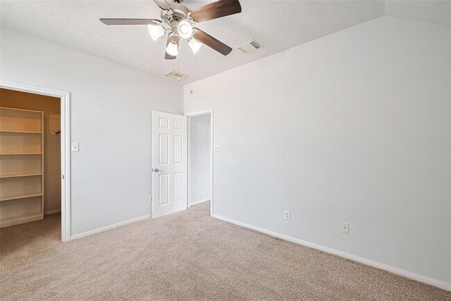 Building Photo - 24730 Blane Dr