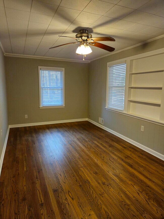 Building Photo - 384 Mimosa Cir