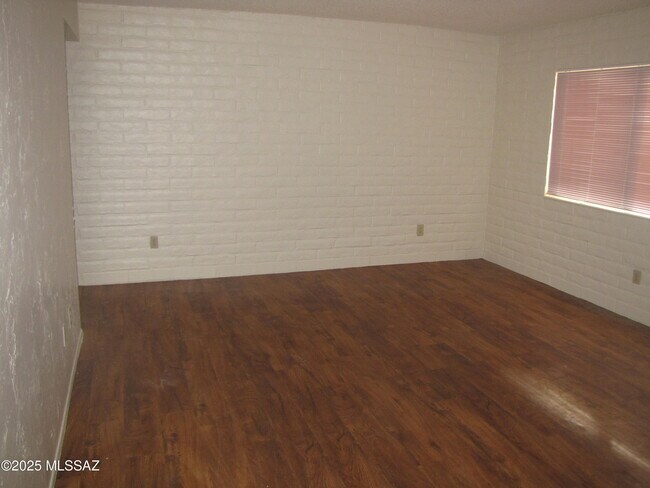 Building Photo - 6731 E Escalante Rd