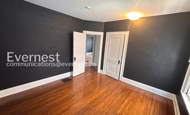 Building Photo - Spacious 4 Bed, 2 Bath Home with Fenced Yard and Stainless Steel Appliances | Pet Friendly | Avai...