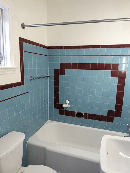 Bathroom (Rear Apt) - 440 S 43rd St