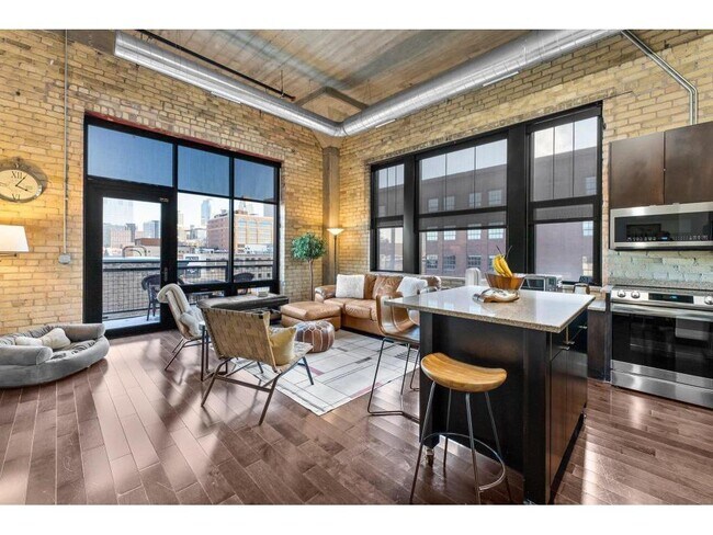 Building Photo - 618 N Washington Ave