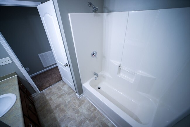 Building Photo - 100 Sango Place Villas Dr