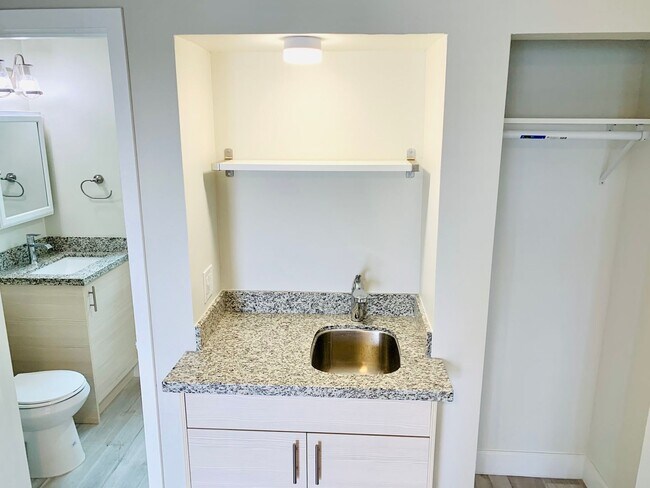 Building Photo - Remodeled First Floor Studio in La Jolla! - Right by the Water - Only $1,800mo!