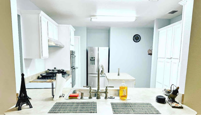 Building Photo - 9360 Sunset Dr