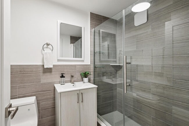 Building Photo - 2331 Haverford Rd