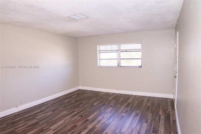 Building Photo - 4280 Woodside Dr