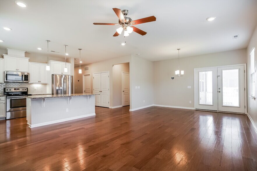 Building Photo - 1029 Avondale Dr