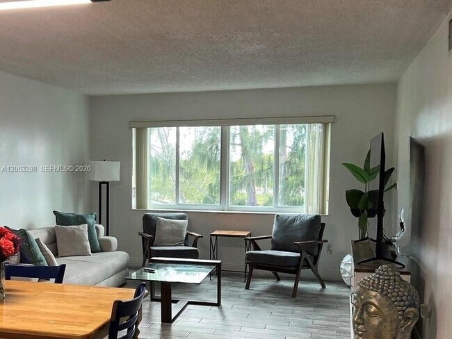 Building Photo - 14850 Naranja Lakes Blvd