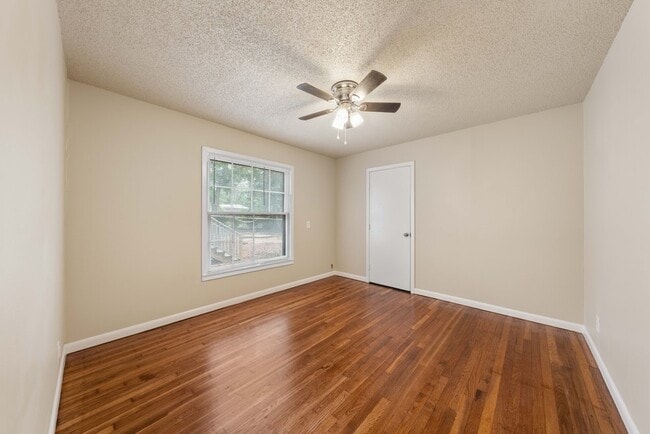 Building Photo - 310 Sumner Dr