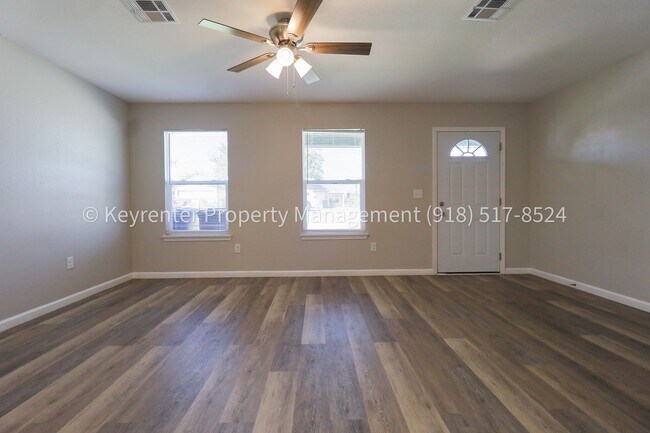 Building Photo - 4124 W 56th Pl