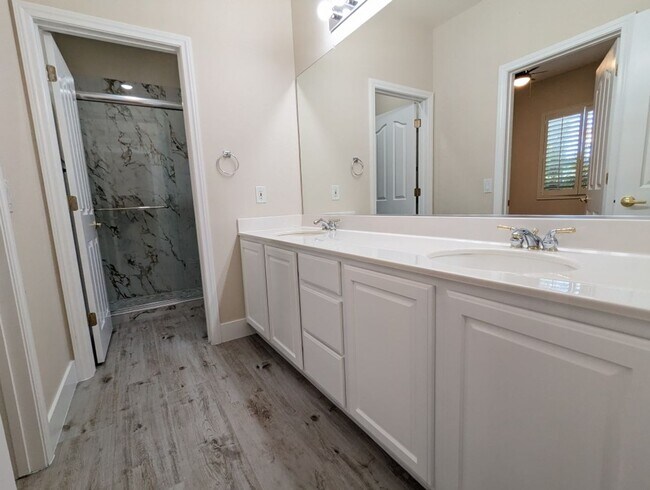 Building Photo - 9976 Liberty View Rd