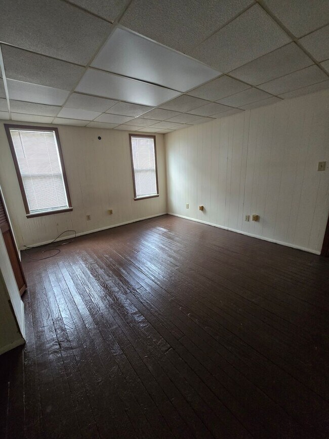 Building Photo - 635-639 Baldwin St