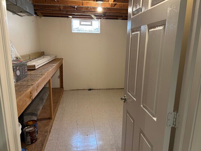 Building Photo - 3754 Hi Villa Dr