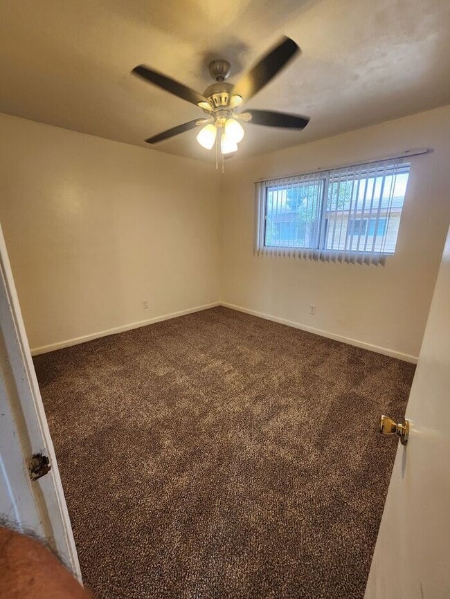 Building Photo - HOLIDAY SPECIAL-1 Month Free !SPACIOUS 2BR/1BA Unit with private Balcony.