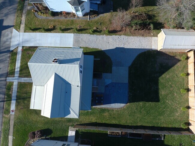 Building Photo - 30 Vincennes Ave