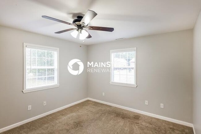 Building Photo - 3 Bedroom Pet-Friendly Home in Bessemer, A...