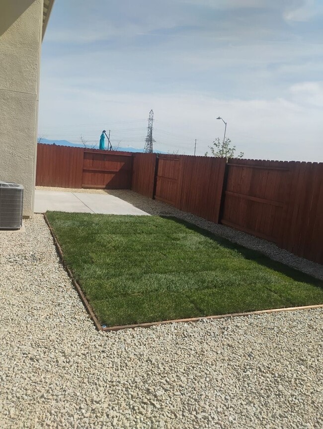 Building Photo - Welcome to this beautiful 4 Bedroom house you can call home!