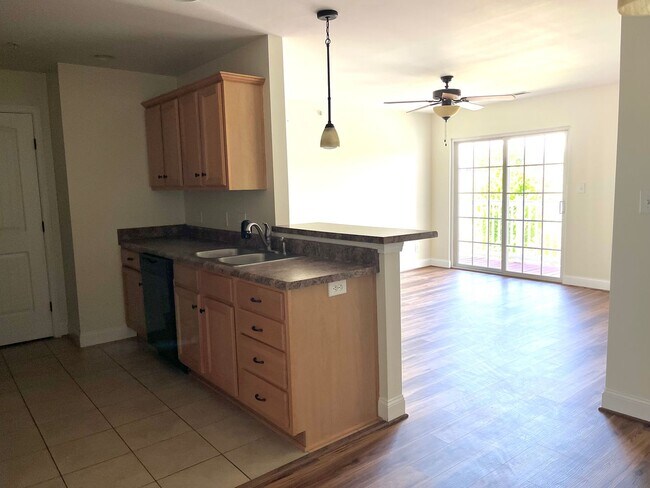 Primary Photo - 3 bedroom, 2 bath condo with balcony, new ...