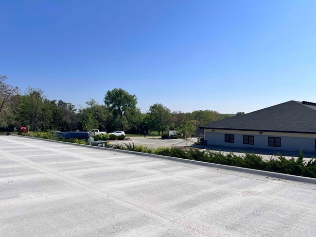 Building Photo - 4805 Apple Hill Ln