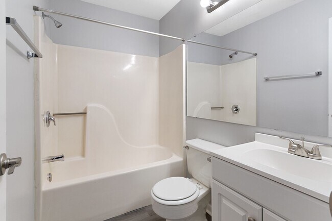 Building Photo - 3 Bed/2 Bath Pet Friendly, Virginia Tech