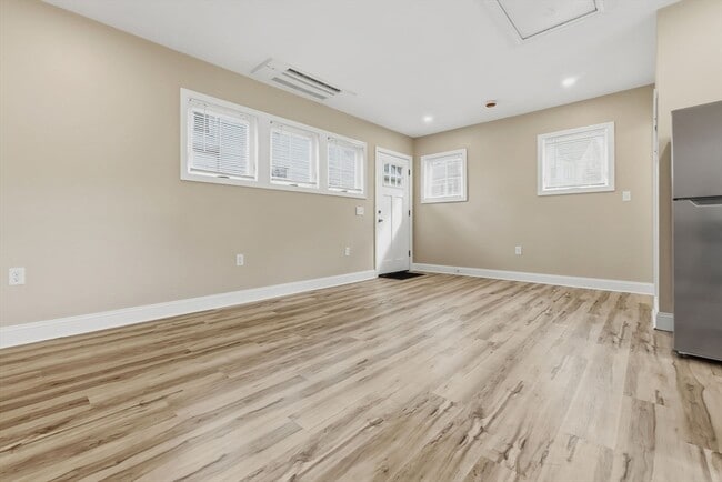 Building Photo - 9 Winthrop Ave