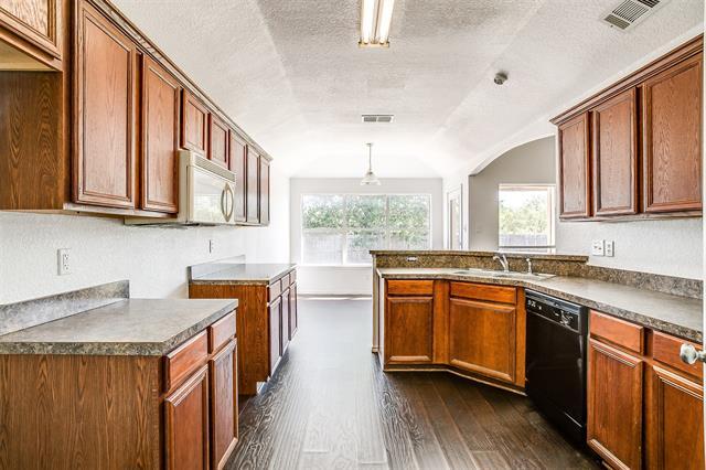 Building Photo - 1618 Sabine Dr