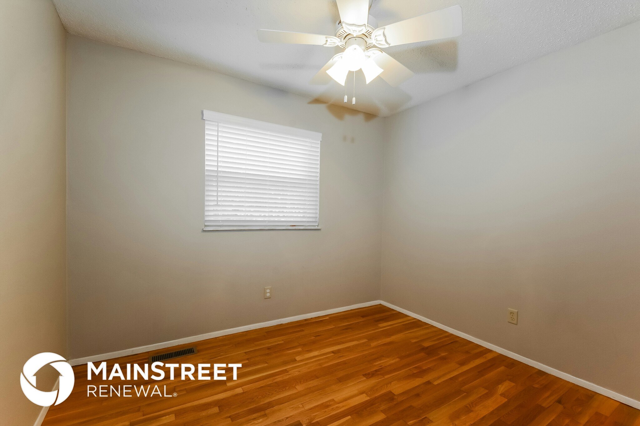 Building Photo - 2060 Avon Dr