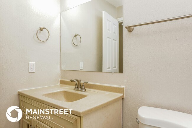 Building Photo - 2036 Walsh Ave SE