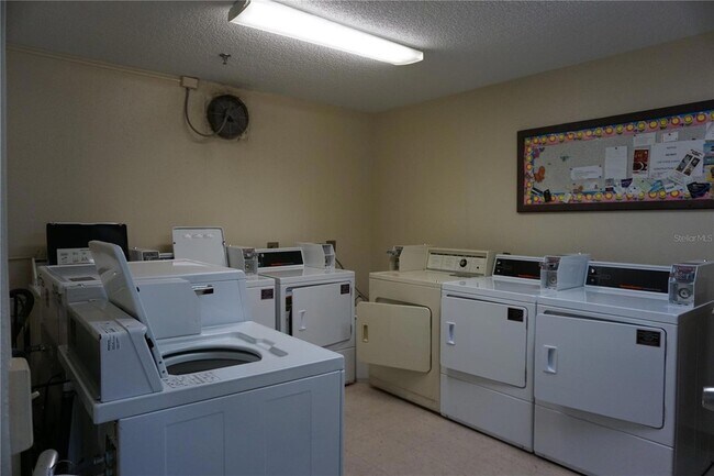 Building Photo - 6322 Palma Del Mar Blvd S