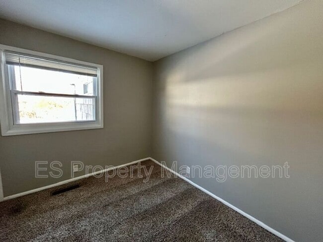 Building Photo - 6740 Doris Dr