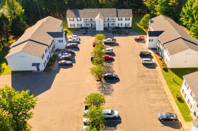 Building Photo - Edgewood Bridge Apartments