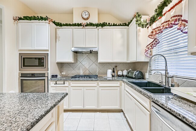 Building Photo - 3033 Broadhaven Dr