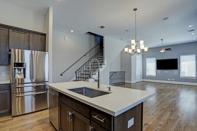 Building Photo - 1509 Nagle St