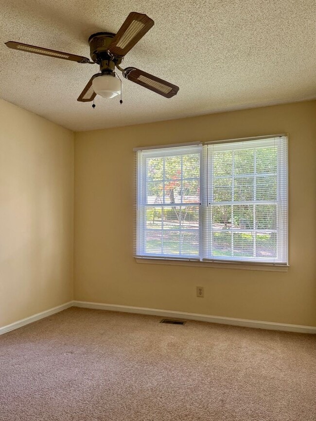 Building Photo - 3313 Bearskin Ct