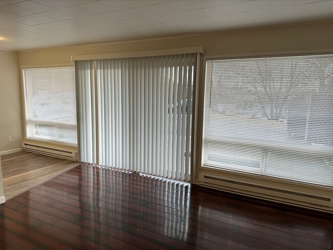 Building Photo - 12628 Northup Way