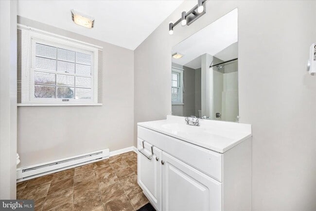 Building Photo - 1545 Tuscawilla Dr