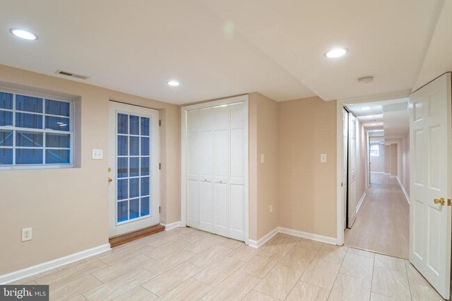 Building Photo - 1459 Chapin St NW