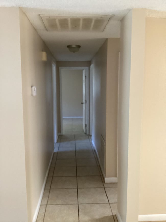 Building Photo - Charming Three-Bedroom, Two-Bathroom Single-Family Home!