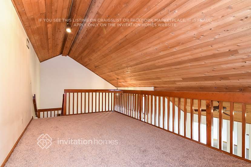 Building Photo - 10207 N Hyaleah Rd