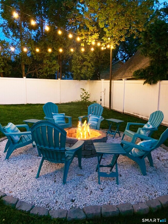 Building Photo - 25 Rena Pl