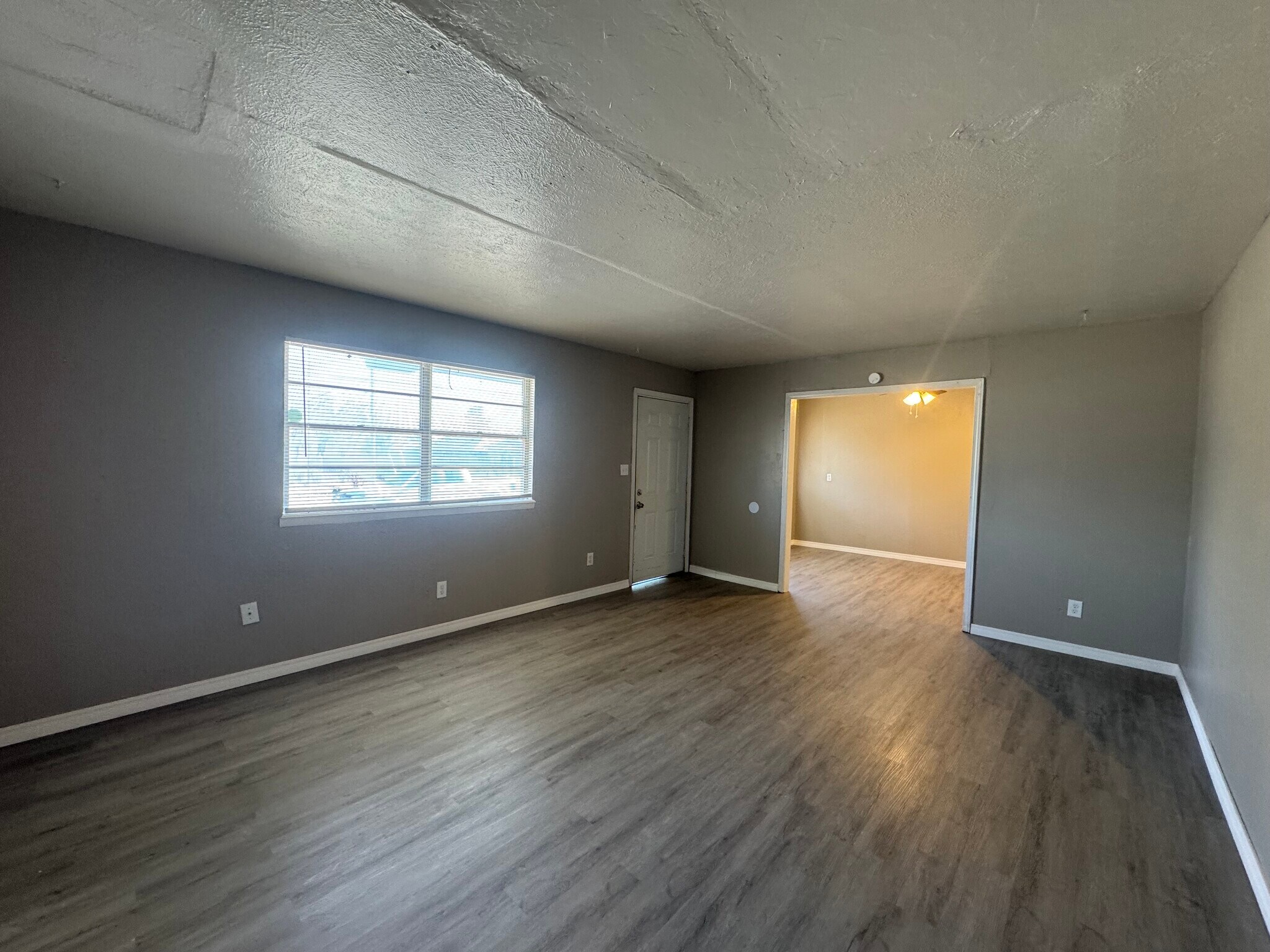 Building Photo - 9111 N Walker Ave