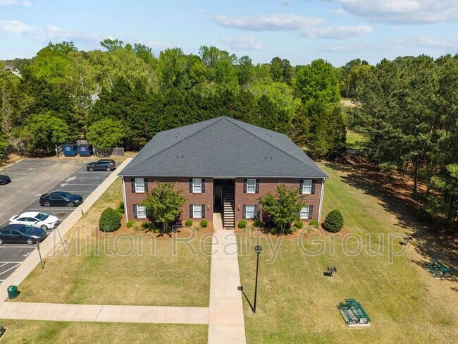 Building Photo - 74 Fantasy Ln