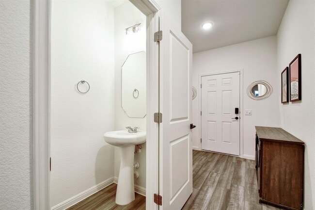 Building Photo - 414 Plateau St