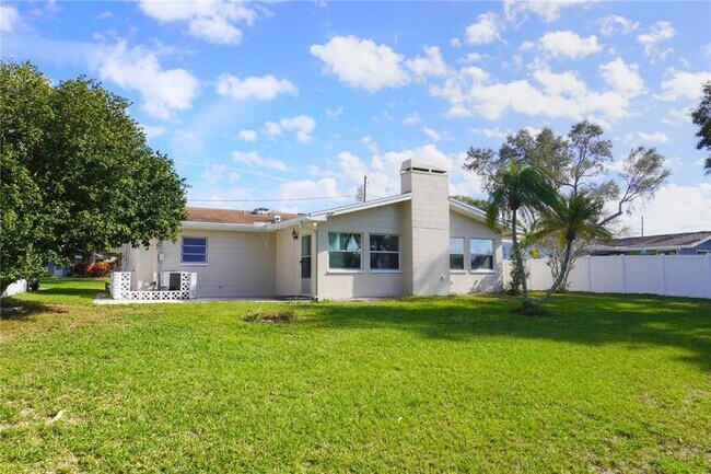 Building Photo - 6524 Hillside Ave