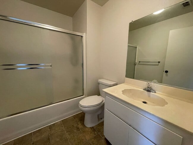 Building Photo - 364 Bishop Dr