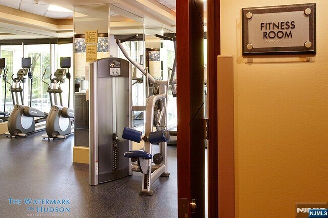 Building Photo - 8100 River Rd