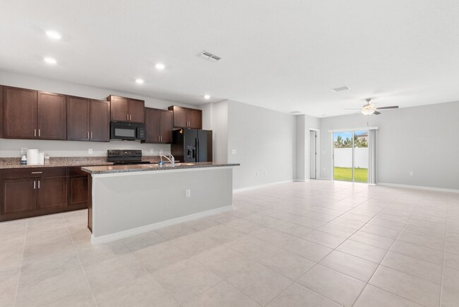 Building Photo - LIKE NEW 5 Bedroom Home for RENT in Touchstone!